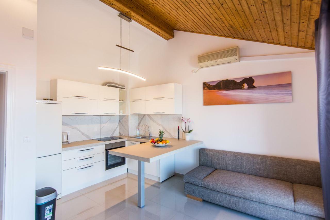 Cirjak Apartments Biograd Na Moru Eksteriør bilde